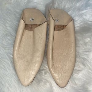 Modern Soul beige leather shoe size 42